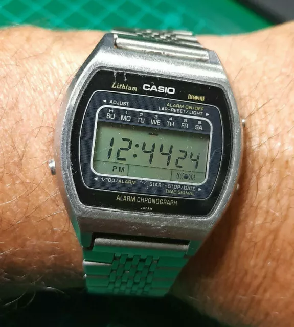 Rare Vintage Casio 81QS-33 Lithium Alarm Chronograph Watch Japan N (1980)
