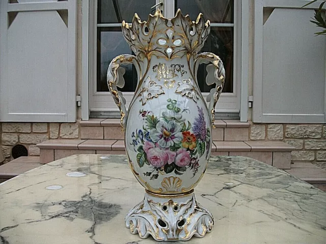 SUPERBE VASE PORCELAINE (PARIS-BRUXELLES ?) DECOR FLORAL PEINT MAIN - XIXe