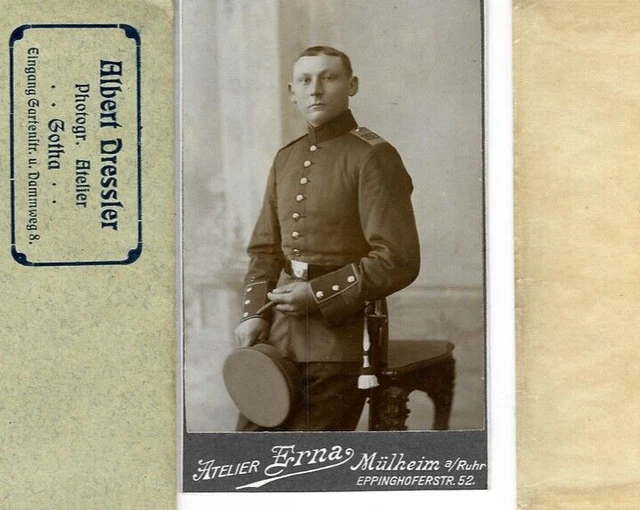 Fotografie Atelier Erna, Mülheim a / Ruhr, Portrait Soldat in Uniform 3 Teile