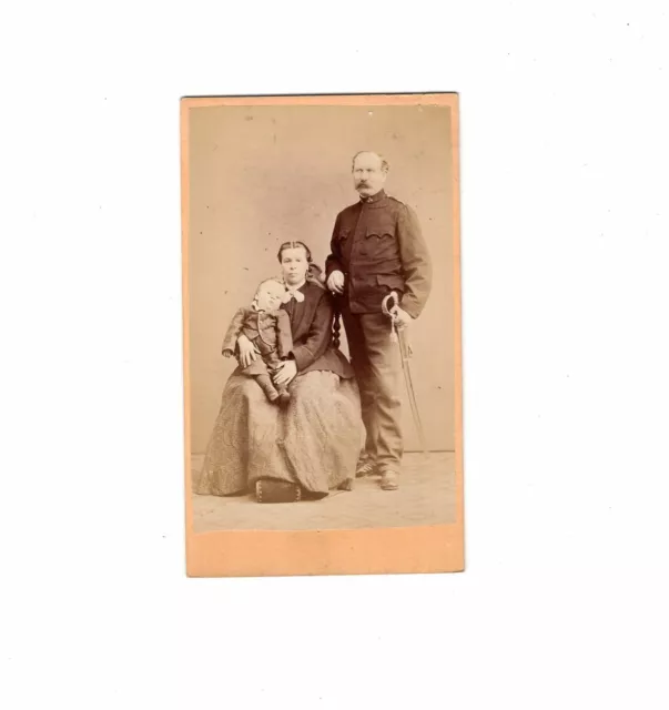 CDV Foto kuk Soldat mit Familie - Wien 1871