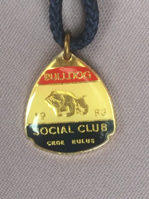 Vintage 1983 FOOTSCRAY Football SOCIAL CLUB Medallion, Badge-Western Bulldogs