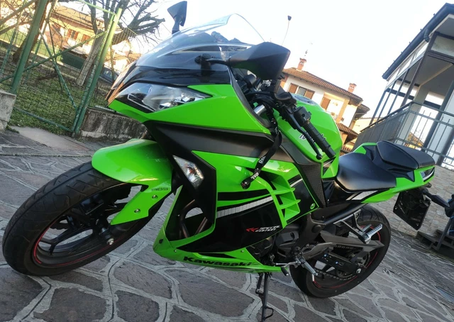 Kawasaki Ninja 300 ABS Special Edition Kawasaki Ninja 300 ABS Special Edition