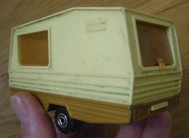 Jouet Majorette : Chevrolet Blazer Avec Caravane à L'échelle 1/36 - Occasion