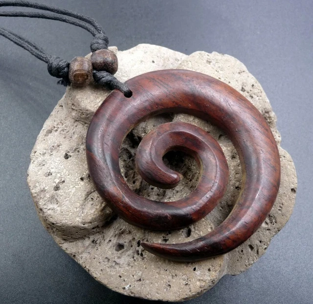 81STGENERATION LAITON ARGENTÉ Bois Crâne De Buffle à Cornes Sculpté Pendentif EUR 48,83 - FR