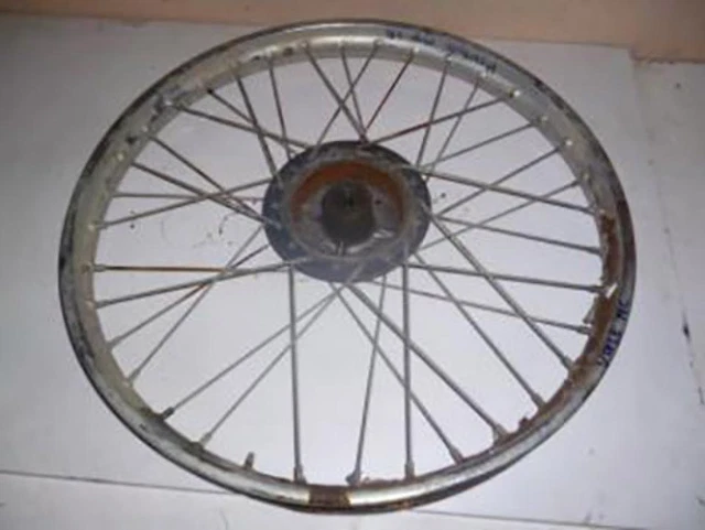 Jante avant origine pour moto Honda 125 XR 1980 Occasion