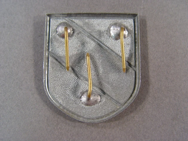 134545, Wappenschild zum Tropenhelm (Heer oder Luftwaffe), schwarz/weiß/rot 2