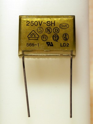 1 condensateur RIFA PME 271 M X2 0,1µF 0.1µF 100nF 100n 275V 20.3mm SH 250V MP 