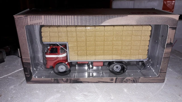 Camion Miniature Pegaso Comet Agua 1967 - Échelle 1/43, En Boîte - Série "Camion D'Autrefois" N°100