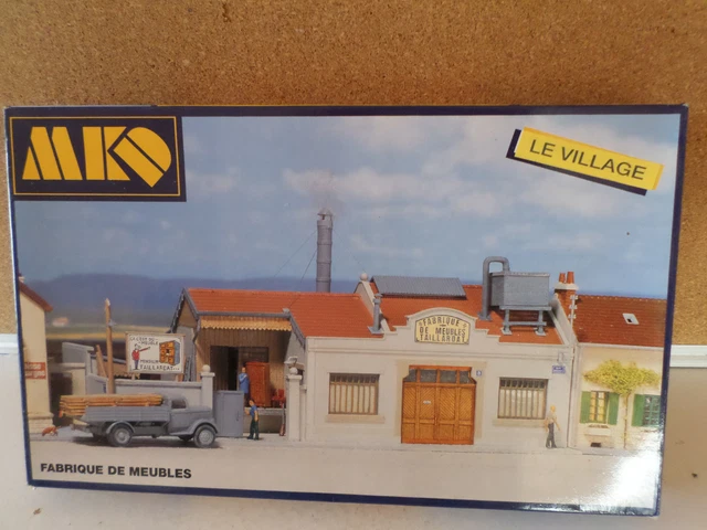 Maquette MKD HO - Fabrique De Meubles Et Immeuble Monté Sur Plaque Bois