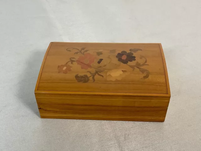 Ancienne XXème très belle boîte en bois décor floral made in Italy
