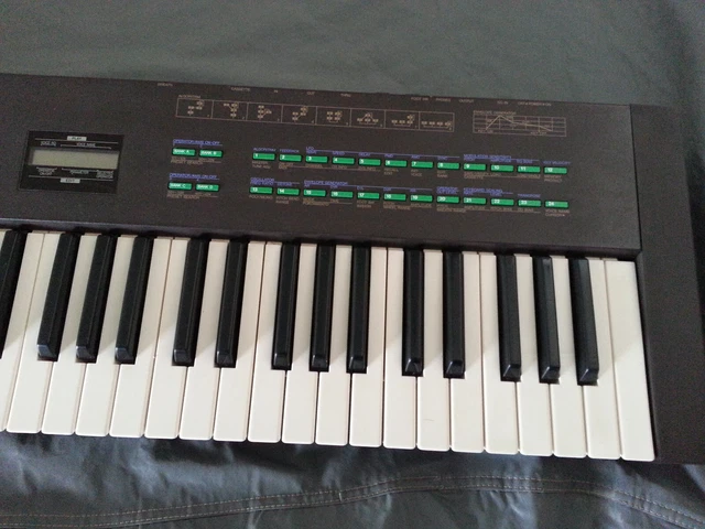 Synthétiseur Yamaha DX27 en très bon état de fonctionnement 2