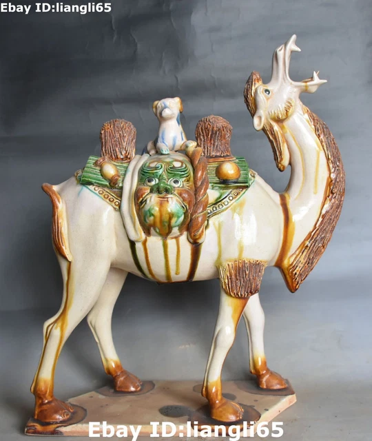 Gavigain Solar Wackelhund - Lustige Auto Dekofigur Mit Wackelndem Arm Für Armaturenbrett