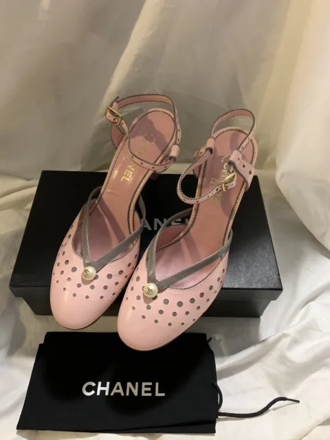 chanel cream sandals 9