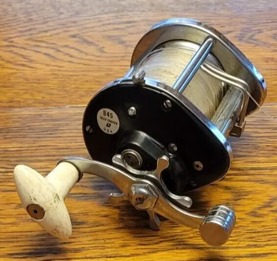 VINTAGE OLYMPIC DOLPHIN 625 LW Saltwater Level Wind Fishing Reel