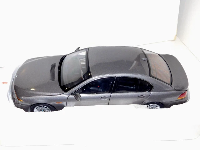 Miniature Kyosho 1:18 - BMW Série 7 745i - Gris - Diecast - Occasion