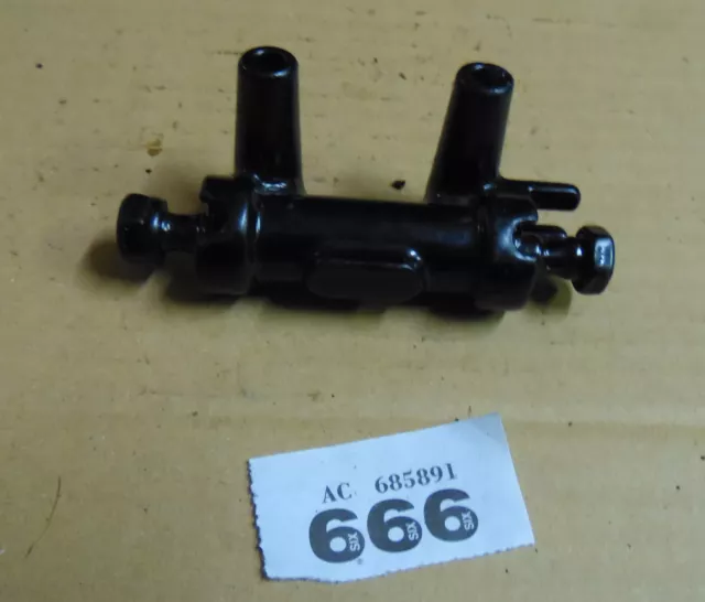 666 Kawasaki GPZ900R Splitter Tubi Freno Anteriore GPZ900 GPZ 900 R 900R ZX900A