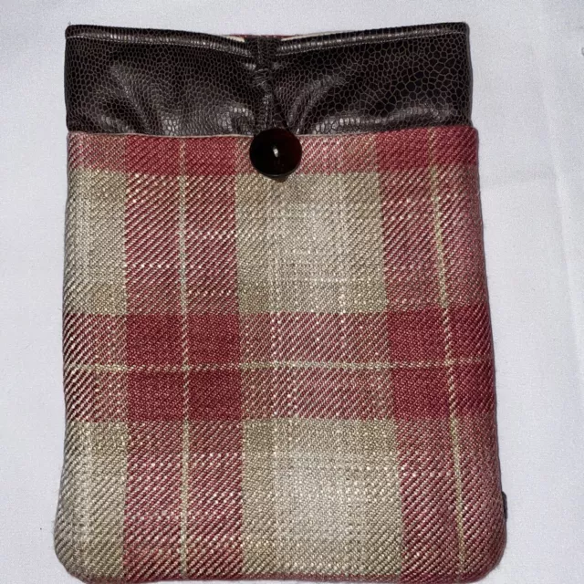 Handgefertigte Tablet/IPad/Kindle Hülle Schaf mit Vordertasche schwarz