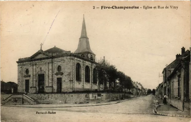 CPA AK FERE-CHAMPENOISE - Église et Rue de VITRY (364337)