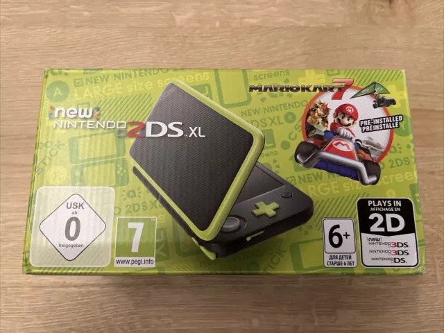 Console New Nintendo 2DS XL Pack Mario Kart 7 - Noir/Citron Vert - NEUF