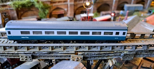 Faarish N SCALE FARISH Mk3 Intercity Passenger Coach (standard size) £1.16 ...