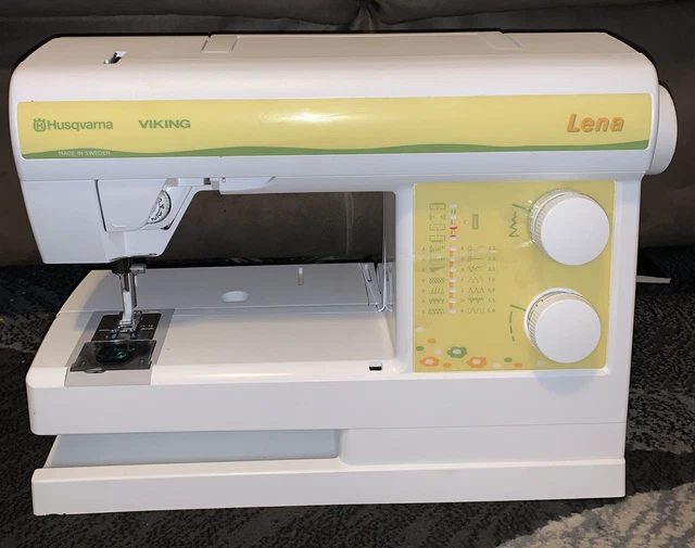 HUSQVARNA VIKING LENA Sewing Machine W/ Foot Control & Case EUR 273,96