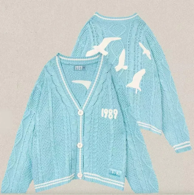 TAYLOR SWIFT 1989 Taylor's Version Limited Edition Cardigan M/L 85.00 PicClick TAYLOR SWIFT 1989 Taylor's Version Limited Edition Cardigan M/L 85.00 PicClick