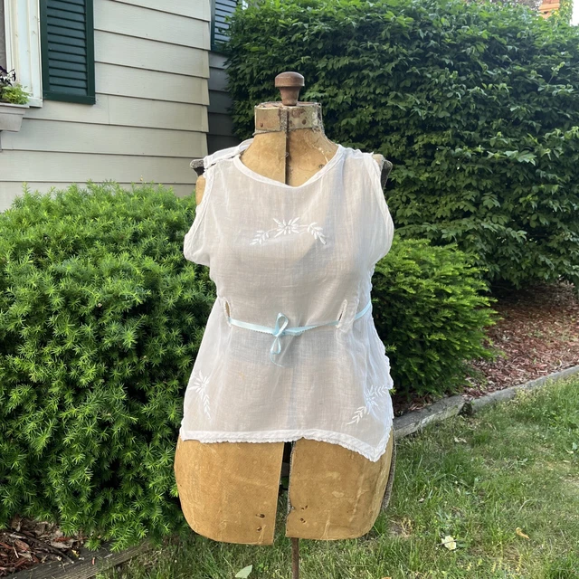 Nice Edwardian Undergarment Dress Blouse Camisole Embroidered Flowers Silk Top