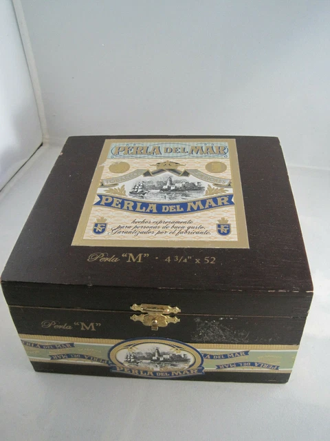 Perla Del Mar Perla "M" Wooden Cigar Box - Hinged - Nicaragua - Black Insert