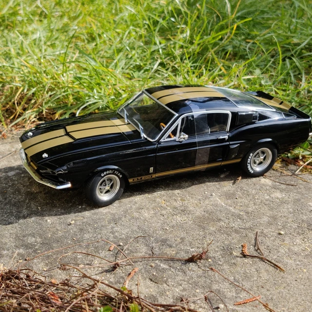 Shelby Mustang GT500 1967 rouge échelle 1/18 par Solido - Neuf dans sa boîte eBa Shelby Mustang GT500 1967 rouge échelle 1/18 par Solido - Neuf dans sa boîte eBa