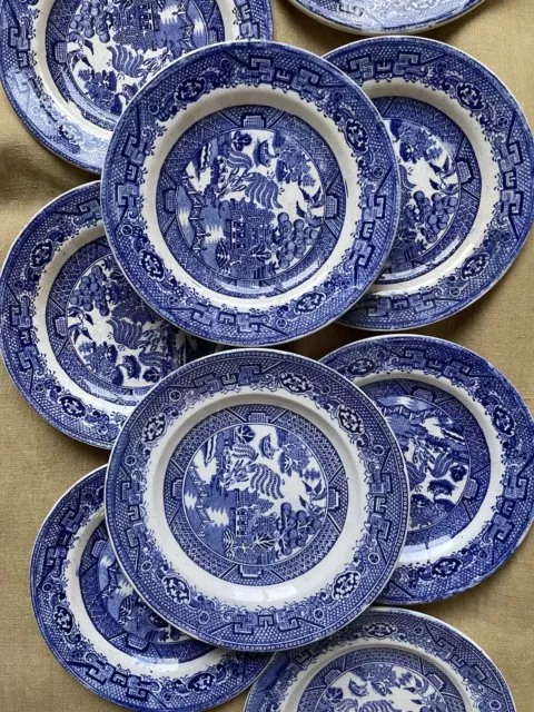 9 anciennes assiettes à dessert Willow Pattern Bleu  Porcelaine Fine Anglaise