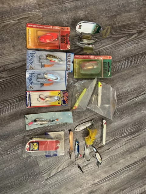 https://www.picclickimg.com/KbAAAOSwvfFlDjfZ/Lot-Of-15-Vintage-Fishing-Lures-New-And.webp