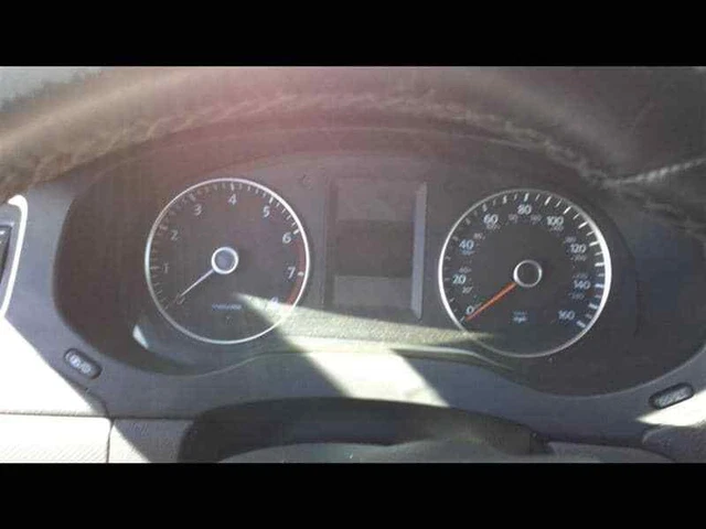 VW 5C6920950D Speedometer Cluster Jetta Comfortline Highline S Sportline