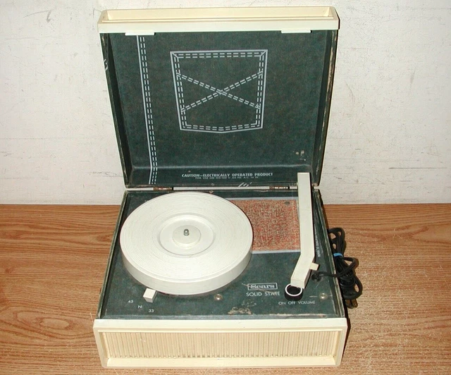 VINTAGE SEARS SOLID State Portable Phonograph Record Player Model 390.