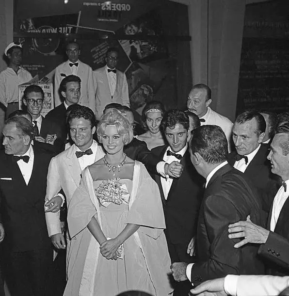 Brigitte Bardot Wearing An Evening Dress A Hairband And A Pr - 1958 Old Photo 2