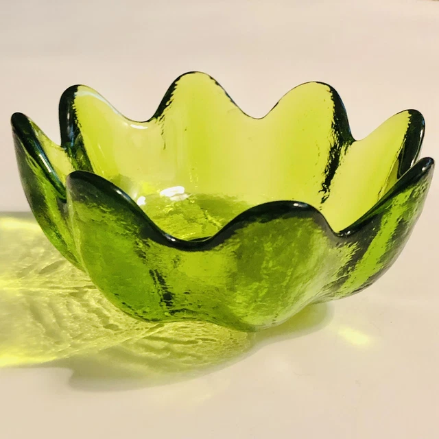 BLENKO GLASS EMERALD Green Eight Petal Lotus Salad Candy Bowl 6143S 5.
