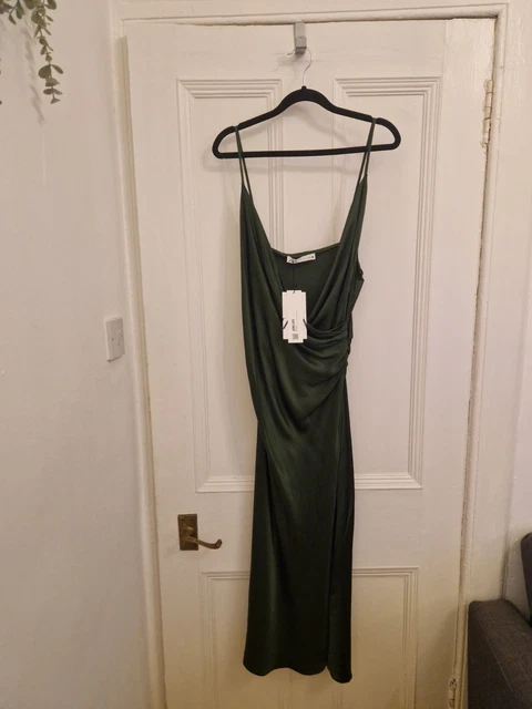 green emerald velvet dress ZARA. Green satin midi dress. Size XS  Hibuy market