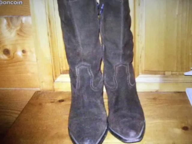 Bottines hautes daim brun .t 38. ( J/GO/V)