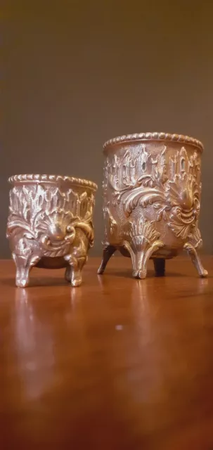 Deux pots XIX ème en Bronze ciselé de style Louis XV , Rocaille