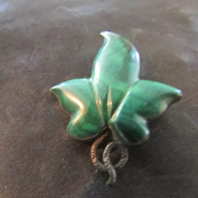 Beautiful Victorian Solid Silver & Scottish Malachite Agate Ivy Leaf Brooch