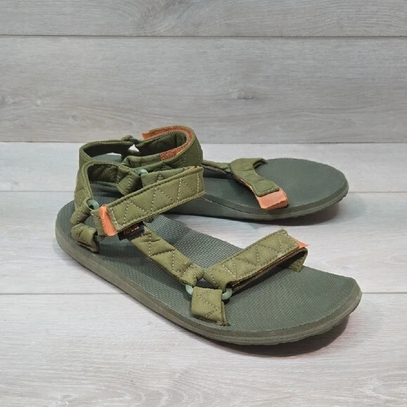 A BATHING APE®︎ × Crocs Clog \