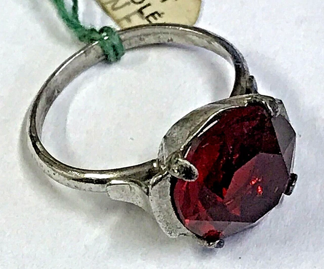 Belle Bague Ancienne En Argent Massif Art Déco Avec Cabochon Rouge - Taille 58/59