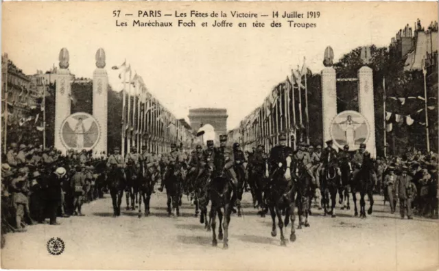 CPA AK Militaire - Paris - Les Fetes de la Victoire - Foch et Joffre (696283)