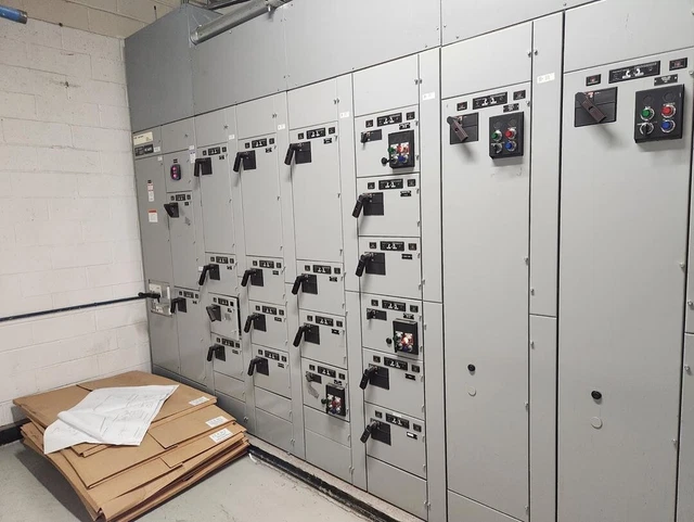 Eaton Freedom 2100 MCC 1600A 480V 8 Section & Main Motor Control Center