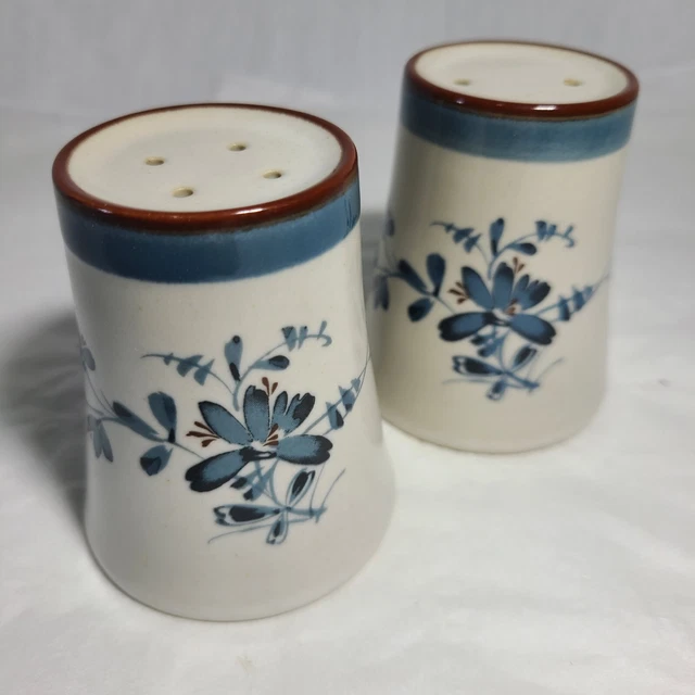 VINTAGE NORITAKE BLUE Floral Fine China Salt & Pepper Shakers Japan