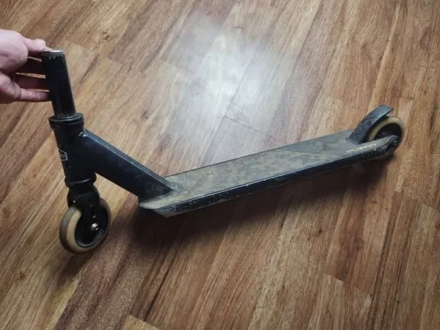 Pro Model Scooter Fuzion X3 Deck w/ Metal Core Wheels and Fork