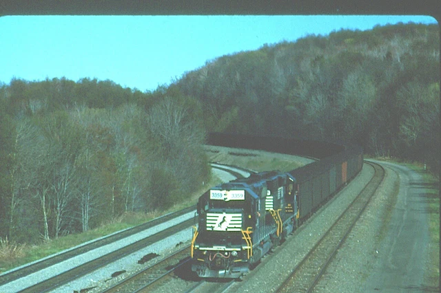 NS 3359 SD40-2, Cresson, Pa, 04/06; Kodachrome Original