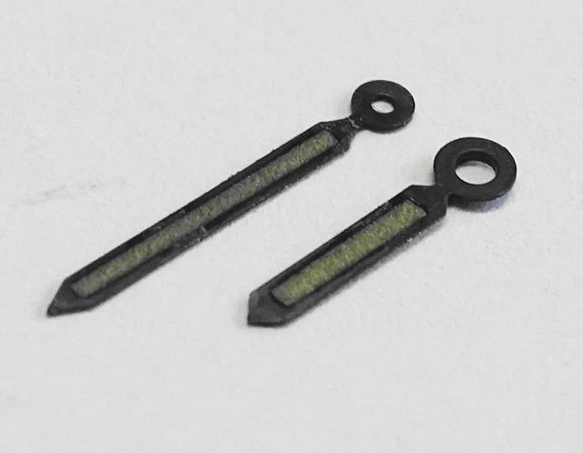 Paire D'Aiguilles De Montre Noires Chromées ISA 1198 - Pour Réparation Ou Customisation