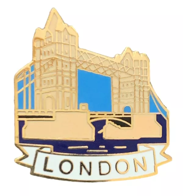 London Bridge Thames River, London Landmarks Quality enamel pin badge T847