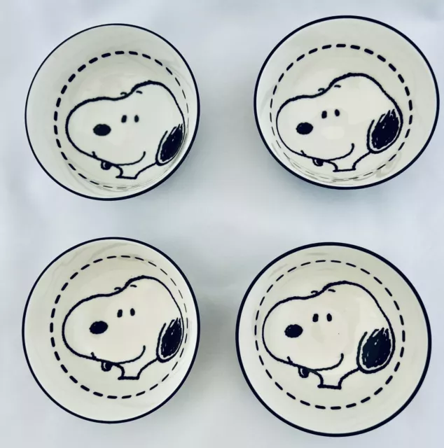 Set of 4 New Peanuts Tidbit Bowls Snoopy Head Black & White Snack Fruit Bowls