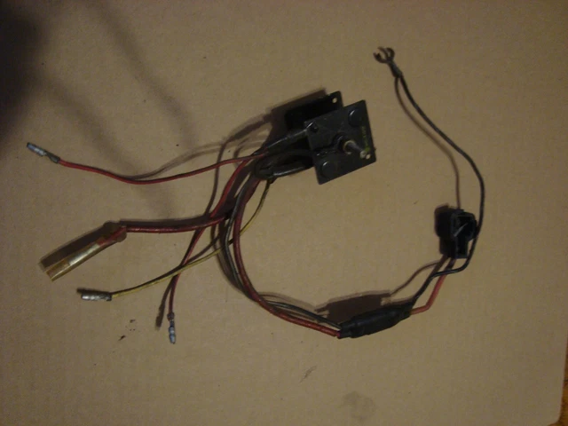 Suzuki T500 12 V  Relay  With Battery Connector